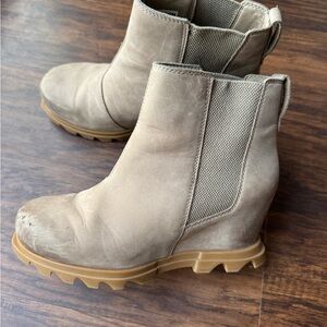 Sorel Taupe Ankle Boots with Chunky Sole